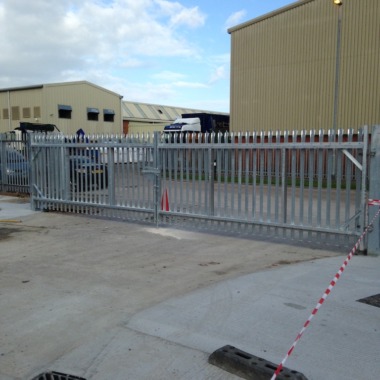 SECURITY GATES SOMERSET : Callaghan Fencing